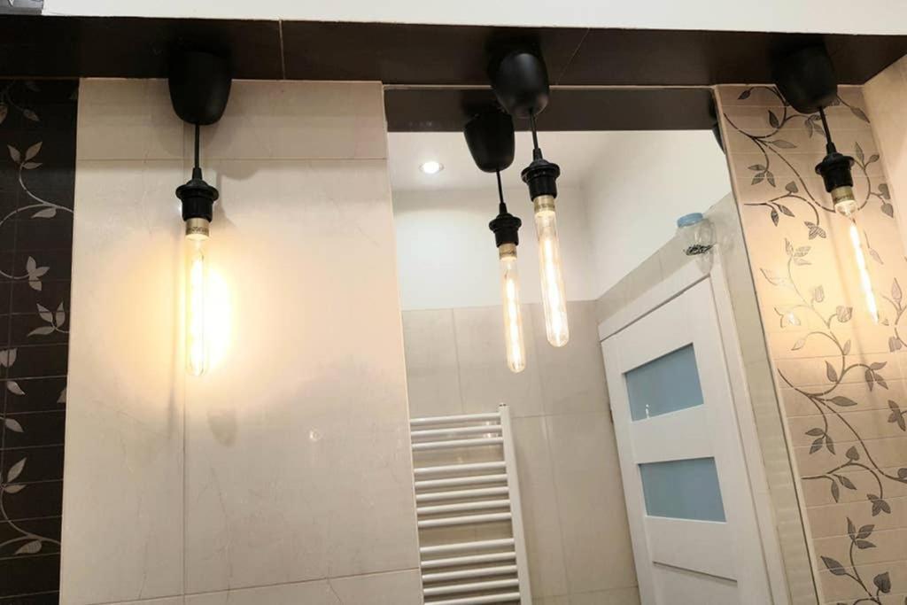 Cozy Modern Studio Green Apartment In Old Town クラクフ エクステリア 写真