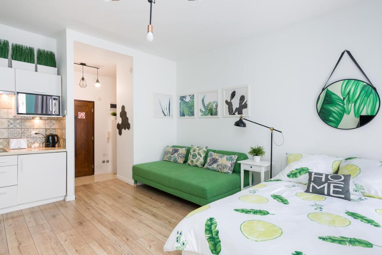 Cozy Modern Studio Green Apartment In Old Town クラクフ エクステリア 写真