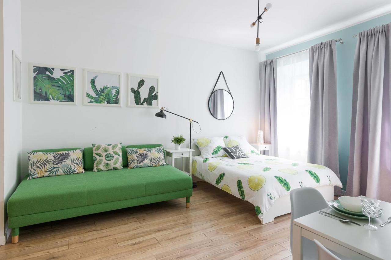 Cozy Modern Studio Green Apartment In Old Town クラクフ エクステリア 写真