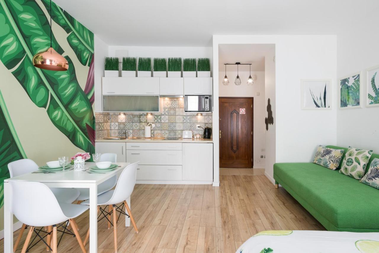 Cozy Modern Studio Green Apartment In Old Town クラクフ エクステリア 写真